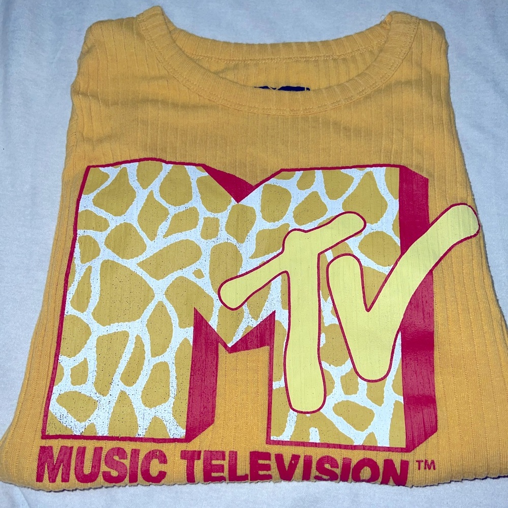 Giraffe Themed MTV Shirt